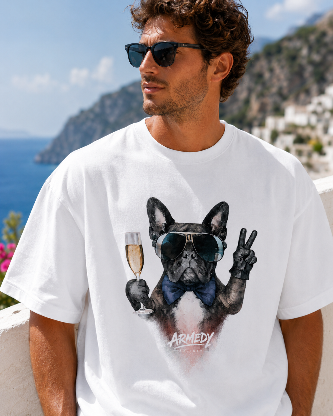 Frenchie Cheers Tee alb, tricou oversized Armedy Society cu bulldog francez si pahar de prosecco pe fata