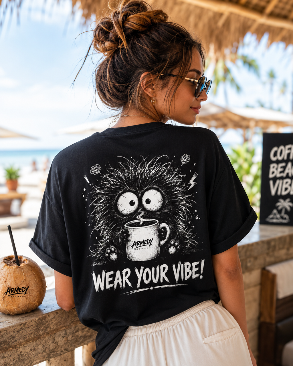 Tricou negru oversized Armedy Society cu grafica coffee monster pe spate, purtat de model feminin