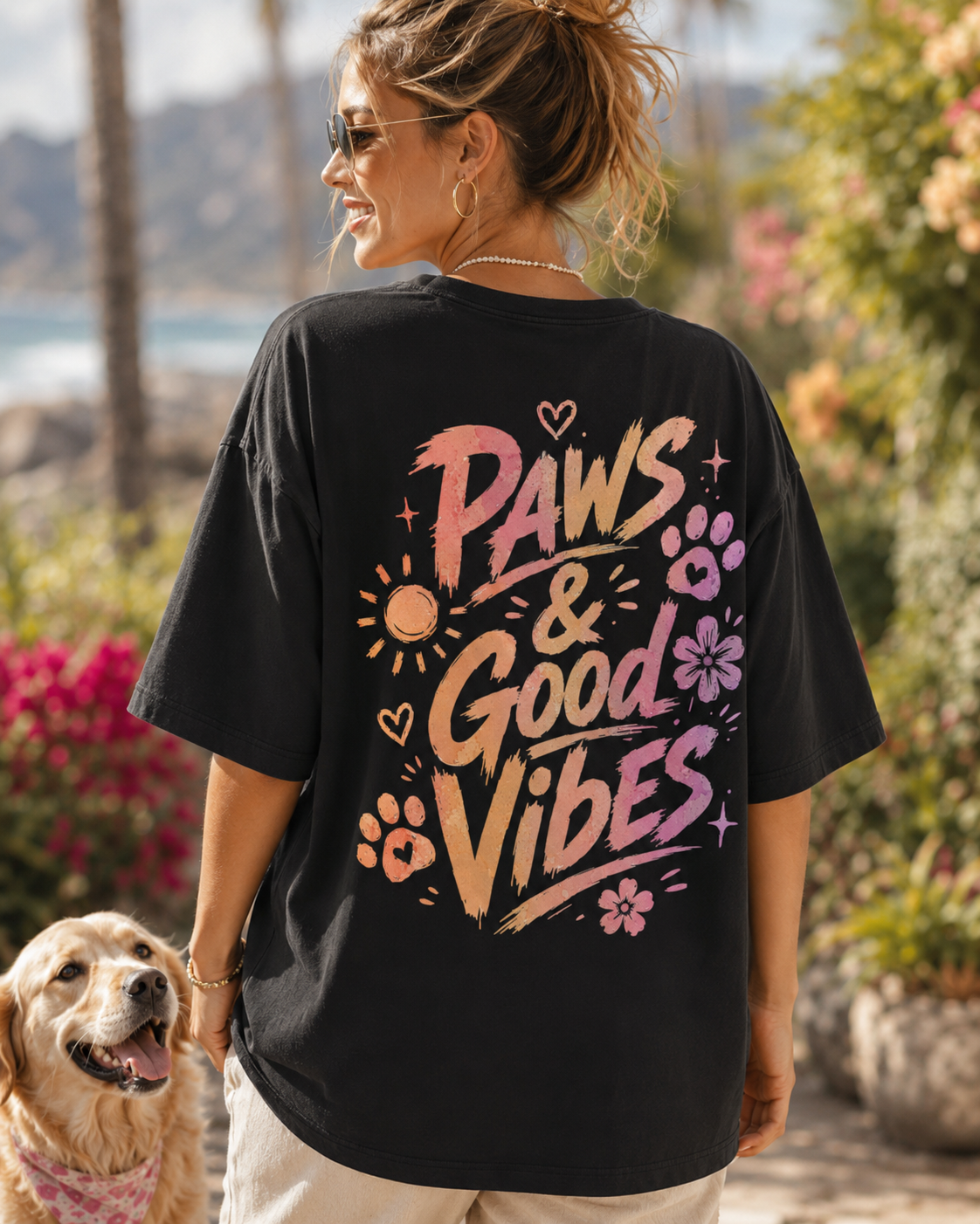 Paws and Good Vibes Tee negru, tricou oversized cu grafica pastelata pe spate